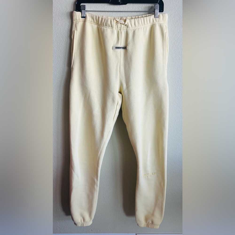 FEAR OF GOD ESSENTIALS SWEAT PANTS JOGGERS IN GARDEN YELLOW SIZE: SMALL